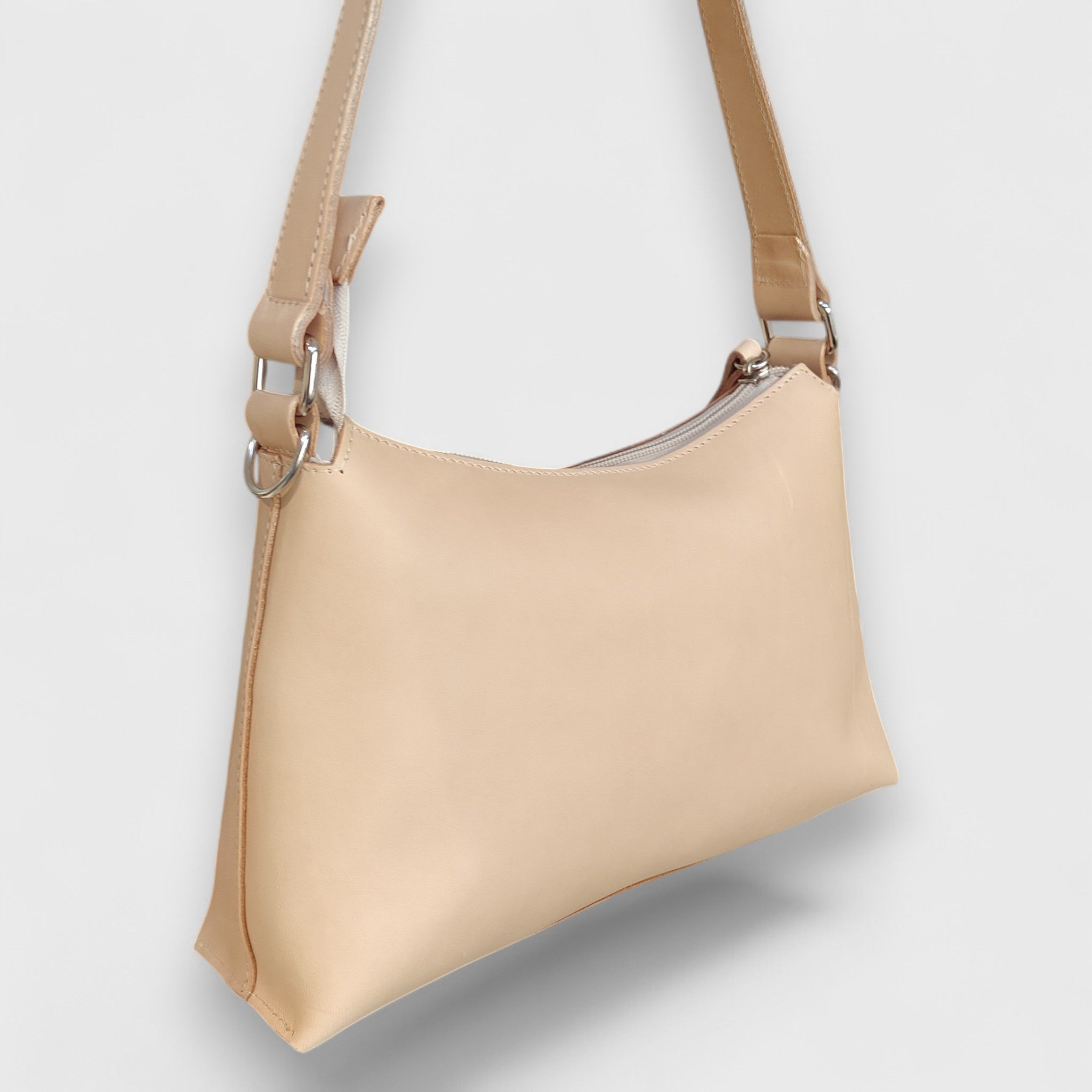 Pelletteria Pelle Nuda Milano, Artigianato italiano, Vera pelle, Negozio borse donna, Isotta cipria