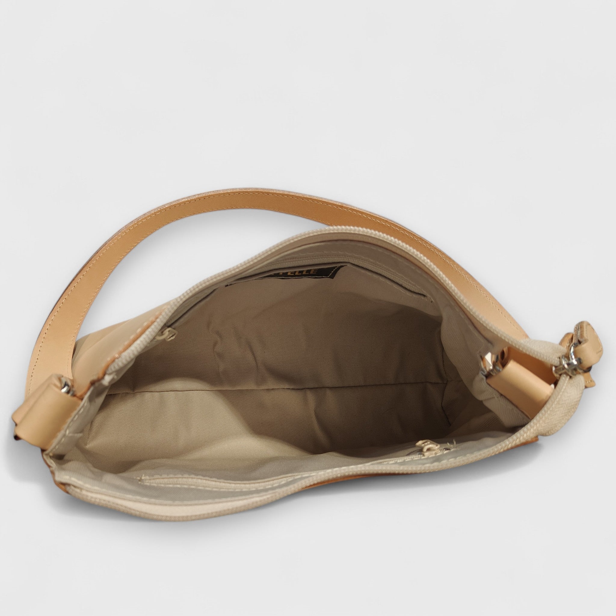 Pelletteria Pelle Nuda Milano, Artigianato italiano, Vera pelle, Negozio borse donna, Isotta cipria