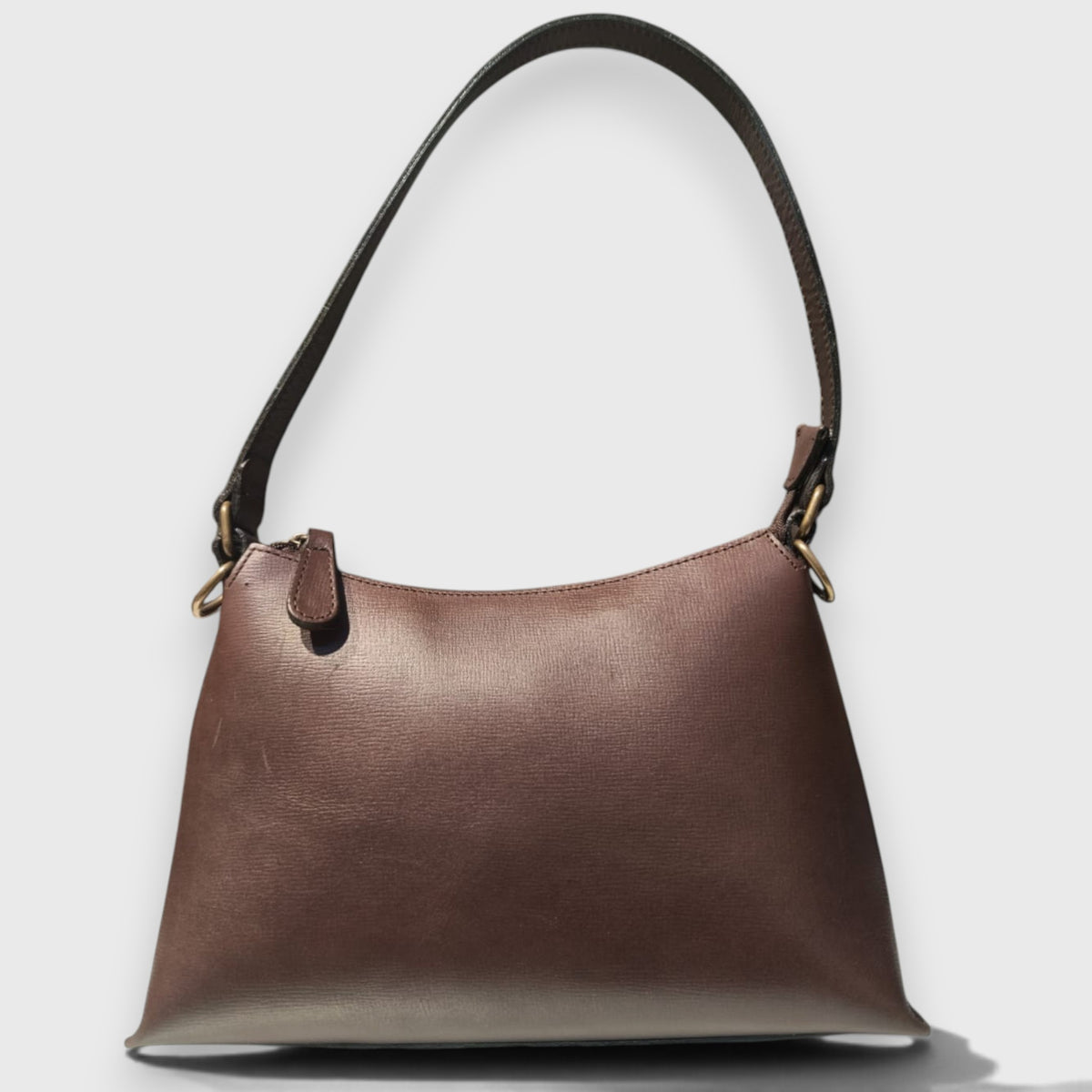 Pelletteria Pelle Nuda Milano, Vera pelle Italiana, Negozio borse donna, Isotta marrone