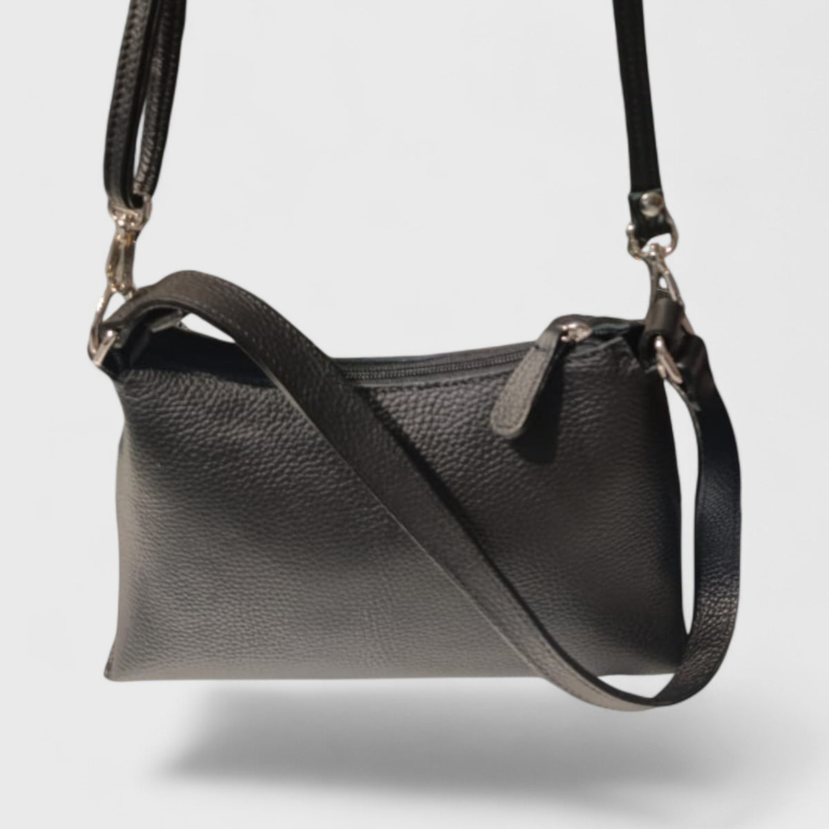 Pelletteria Pelle Nuda Milano, Vera pelle Italiana, Negozio borse donna, Isotta nero