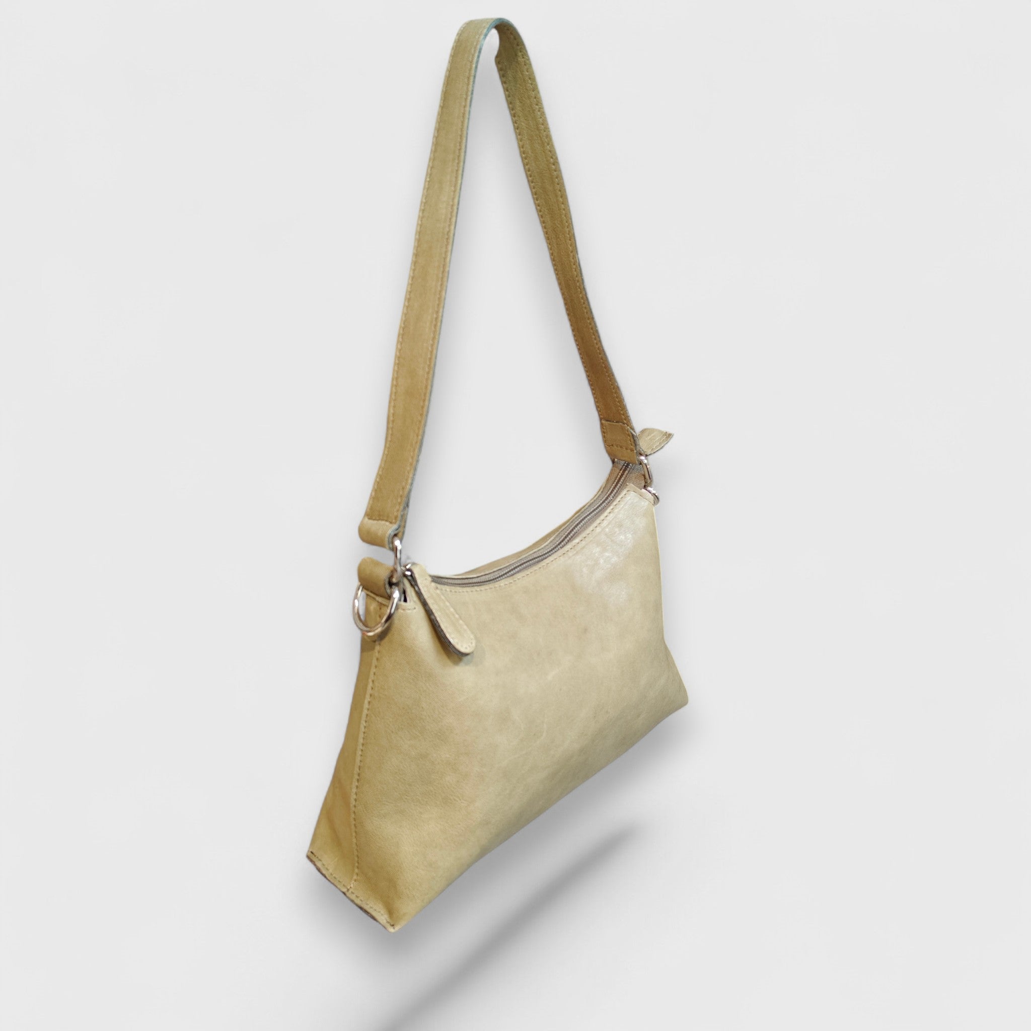 Pelletteria Pelle Nuda Milano, Vera pelle italiana, Negozio borse donna, Isotta verde