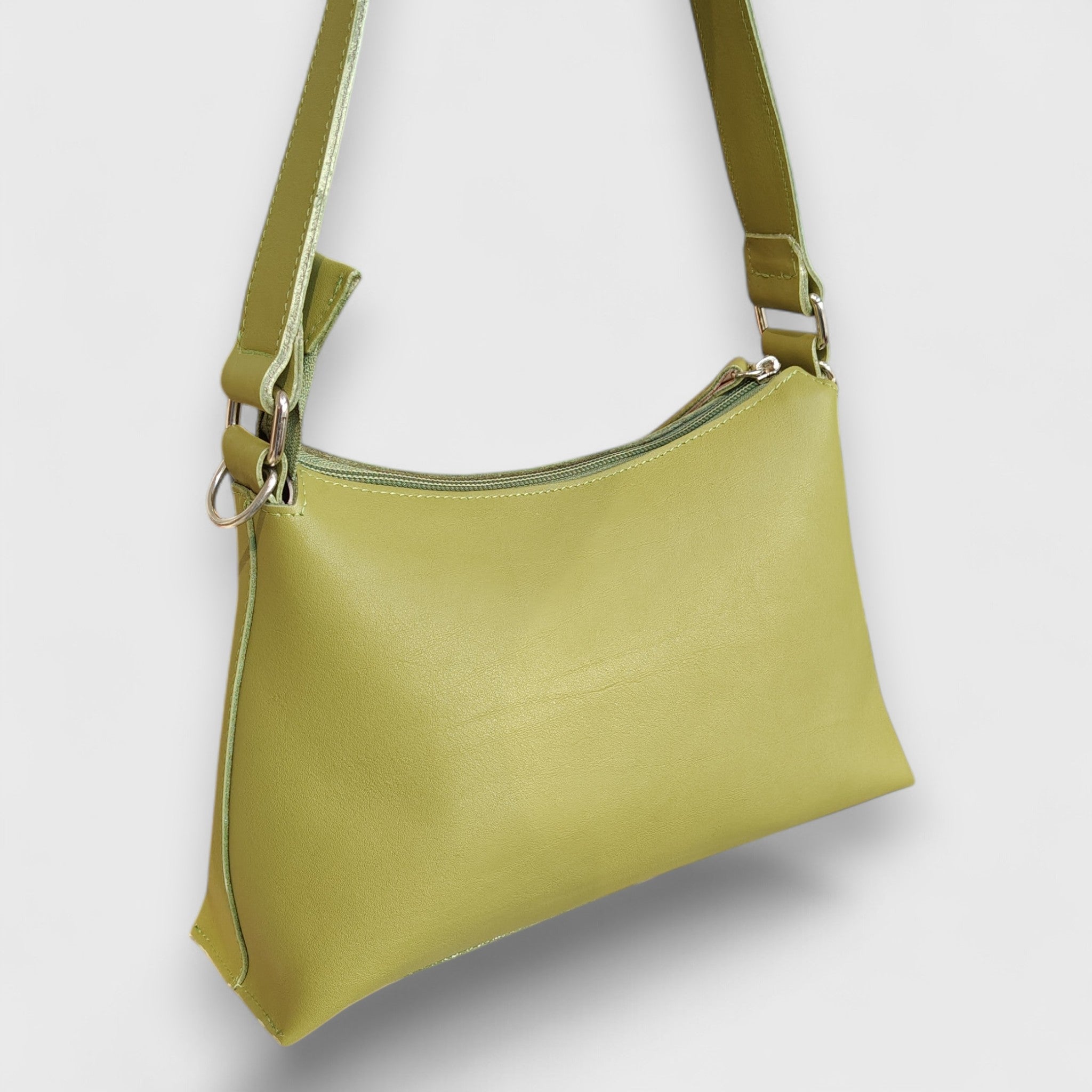 Pelletteria Pelle Nuda Milano, Artigianato italiano, Vera pelle, Negozio borse donna, Isotta verde