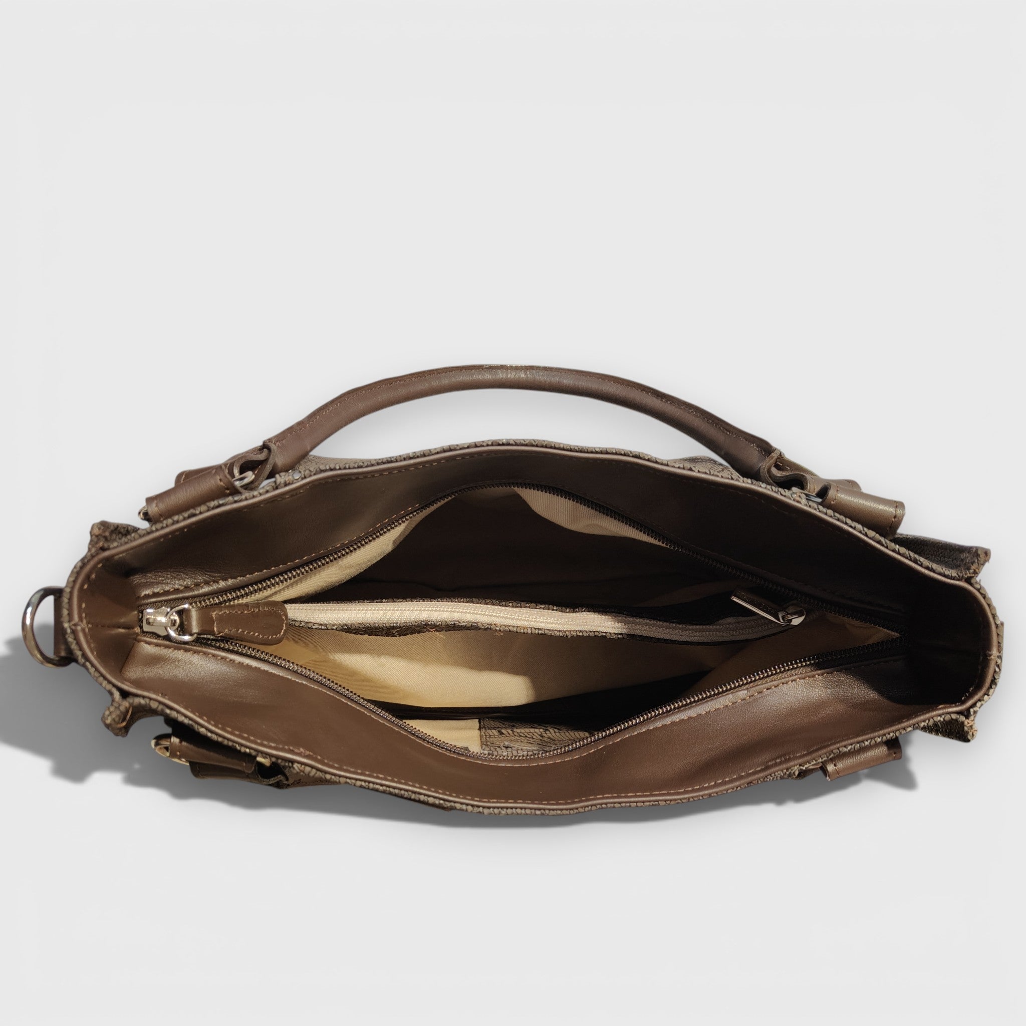 Pelletteria Pelle Nuda Milano, Atigianato italiano, vera pelle, Negozio borse donna, Lavinia marrone