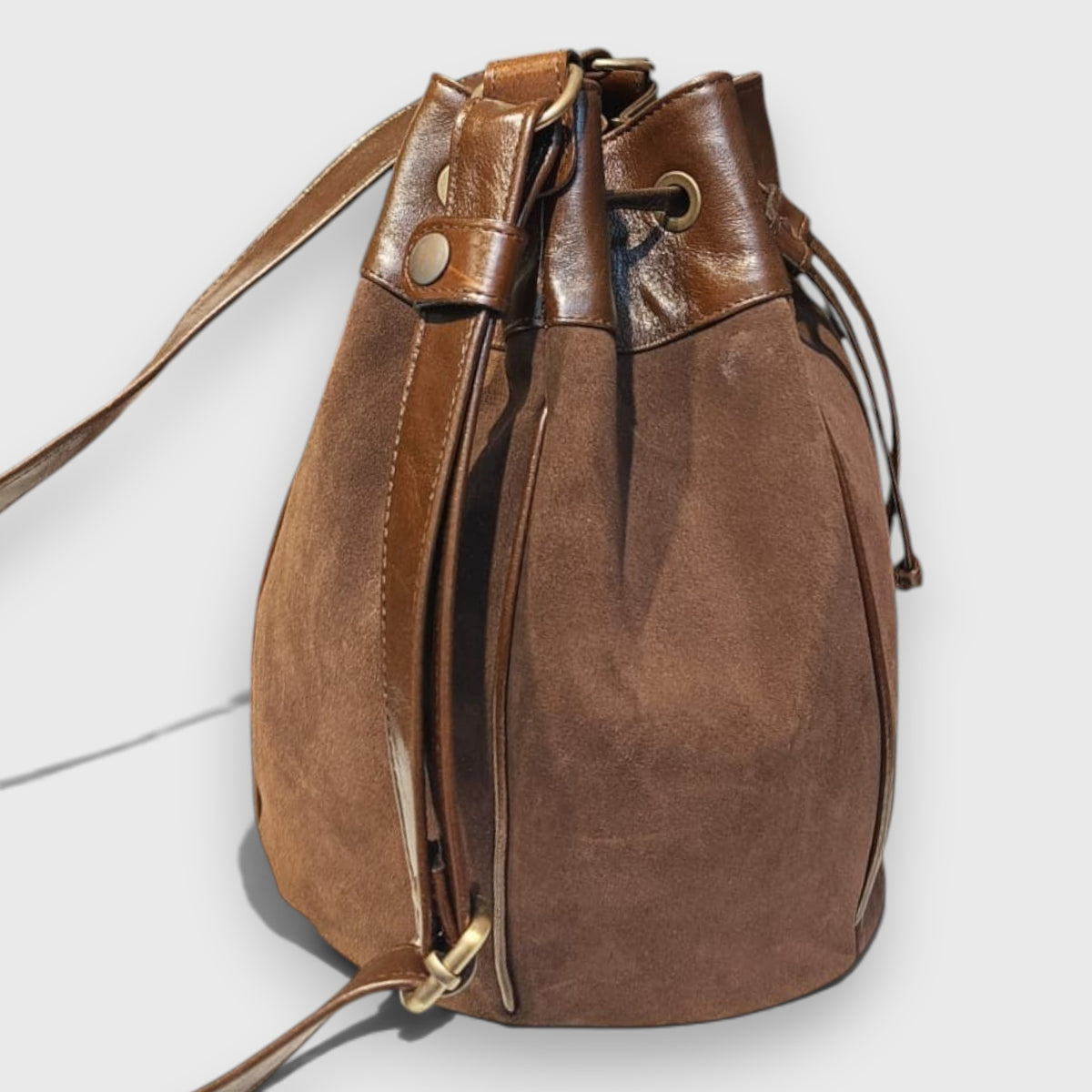 Pelletteria Pelle Nuda Milano, Vera pelle italiana, Negozio borse donna, Lisa nabuk marrone