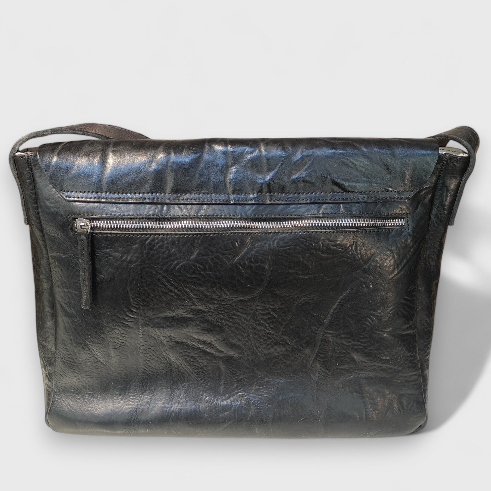 Pelletteria Pelle Nuda Milano, Artigianato Italiano, Vera pelle, Negozio borse uomo donna, Luca nero