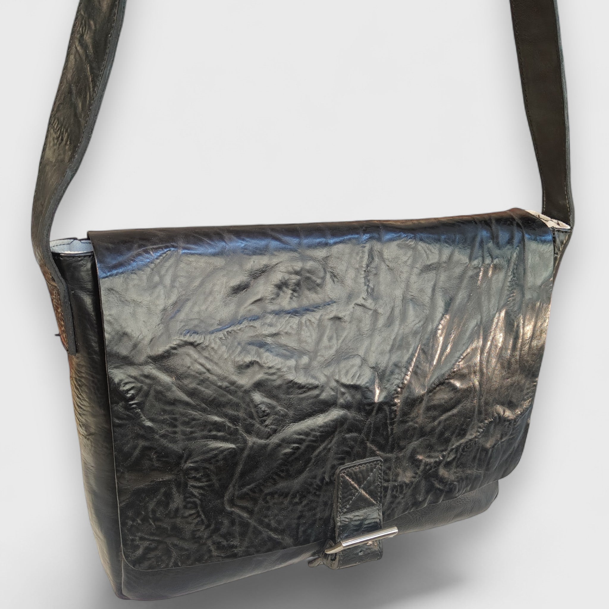 Pelletteria Pelle Nuda Milano, Artigianato Italiano, Vera pelle, Negozio borse uomo donna, Luca nero