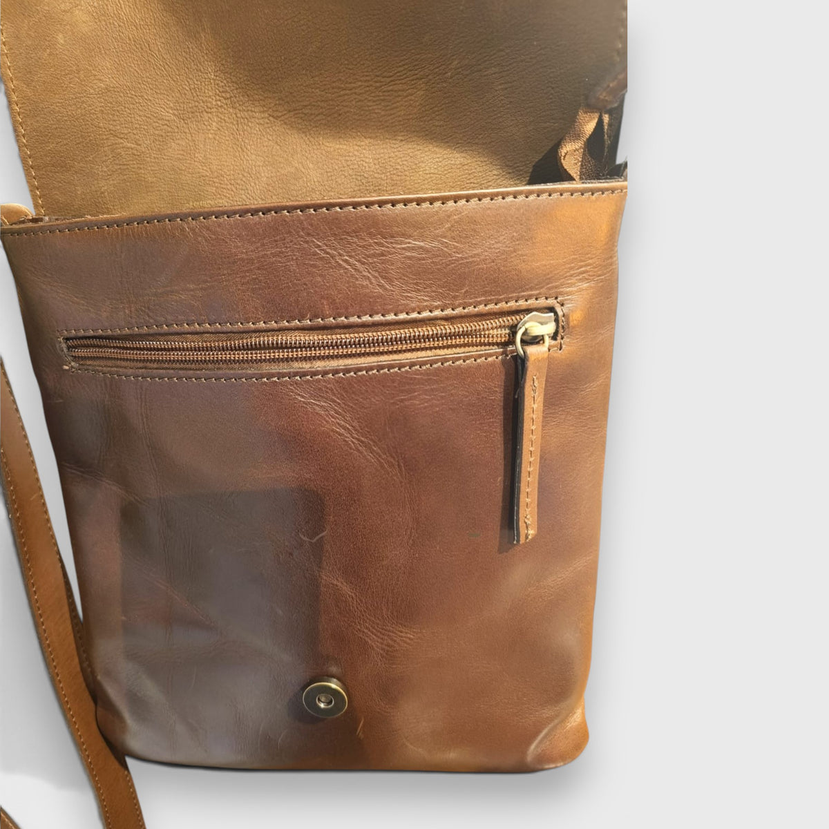 Pelletteria Pelle Nuda Milano, Vera pelle italiana, negozio borse donna, Milano marrone