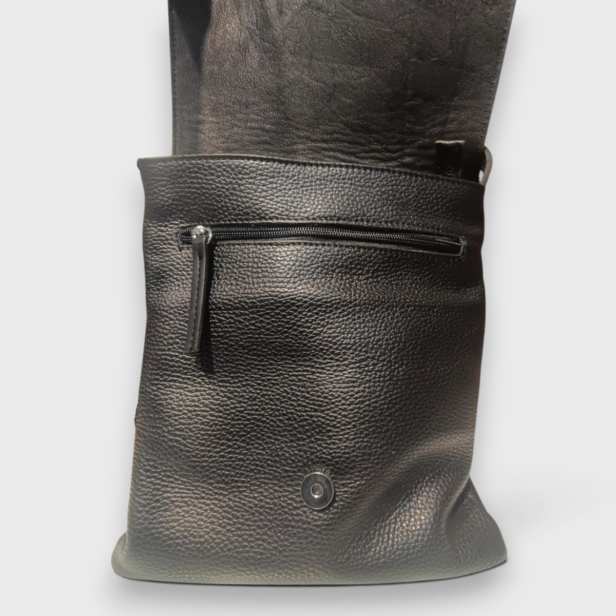 Pelletteria Pelle Nuda Milano, Vera pelle italiana, Negozio borse uomo, Milano nero