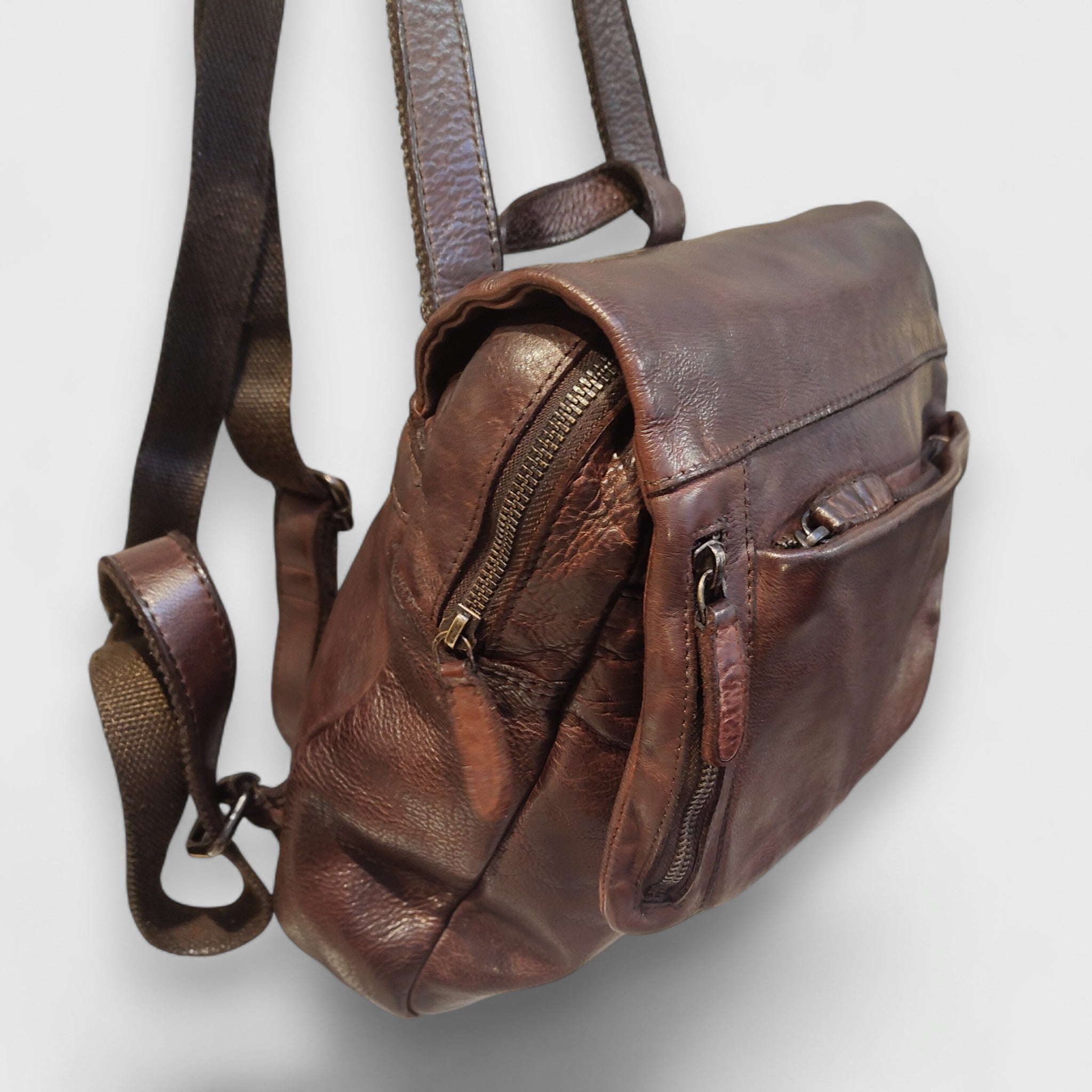 Pelletteria Pelle Nuda Milano, Artigianato Italiano, Vera pelle, Negozio borse donna, Mini zaino marrone