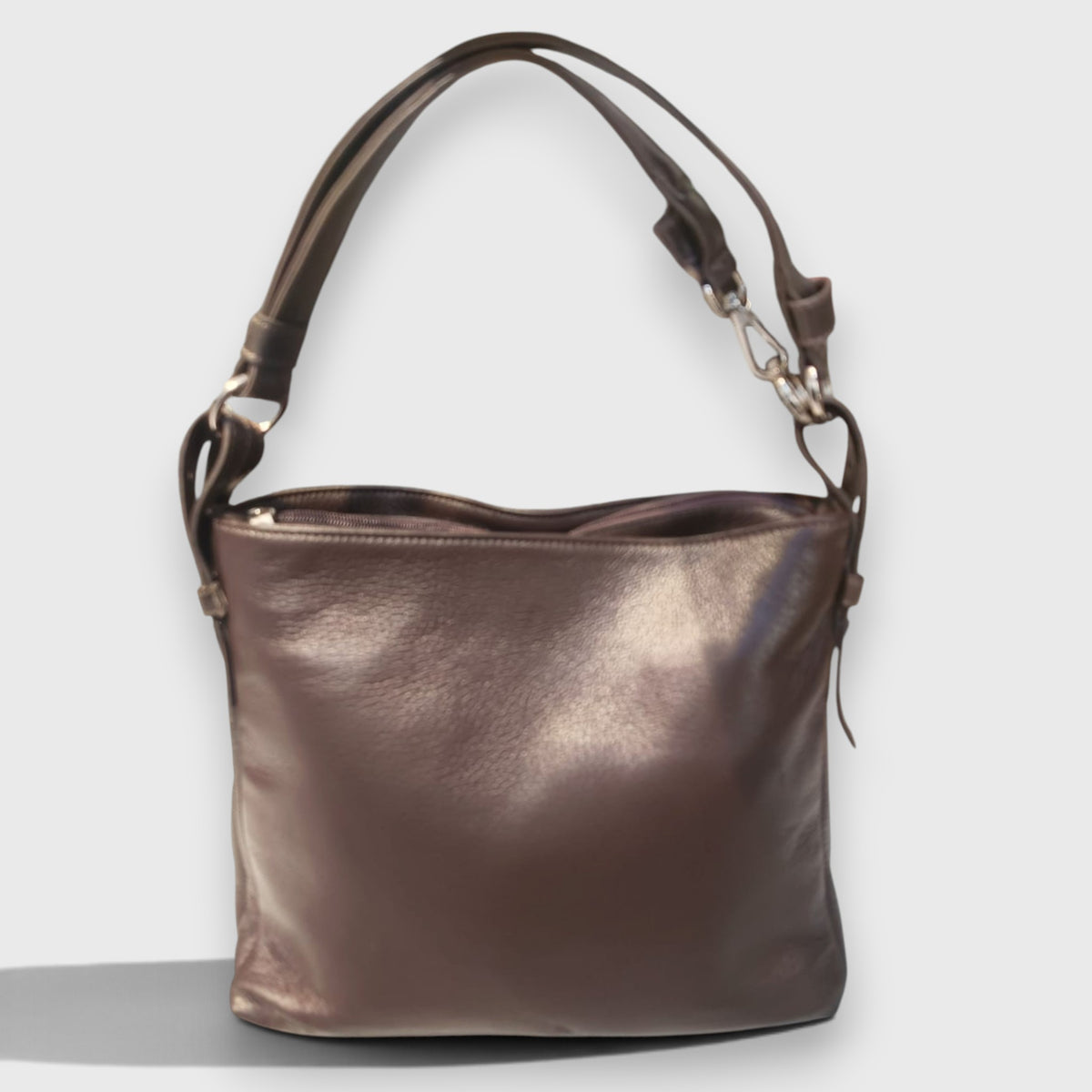 Pelletteria Pelle Nuda MIlano, Vera pelle Italiana, Negozio borse donna, Monica marrone scuro