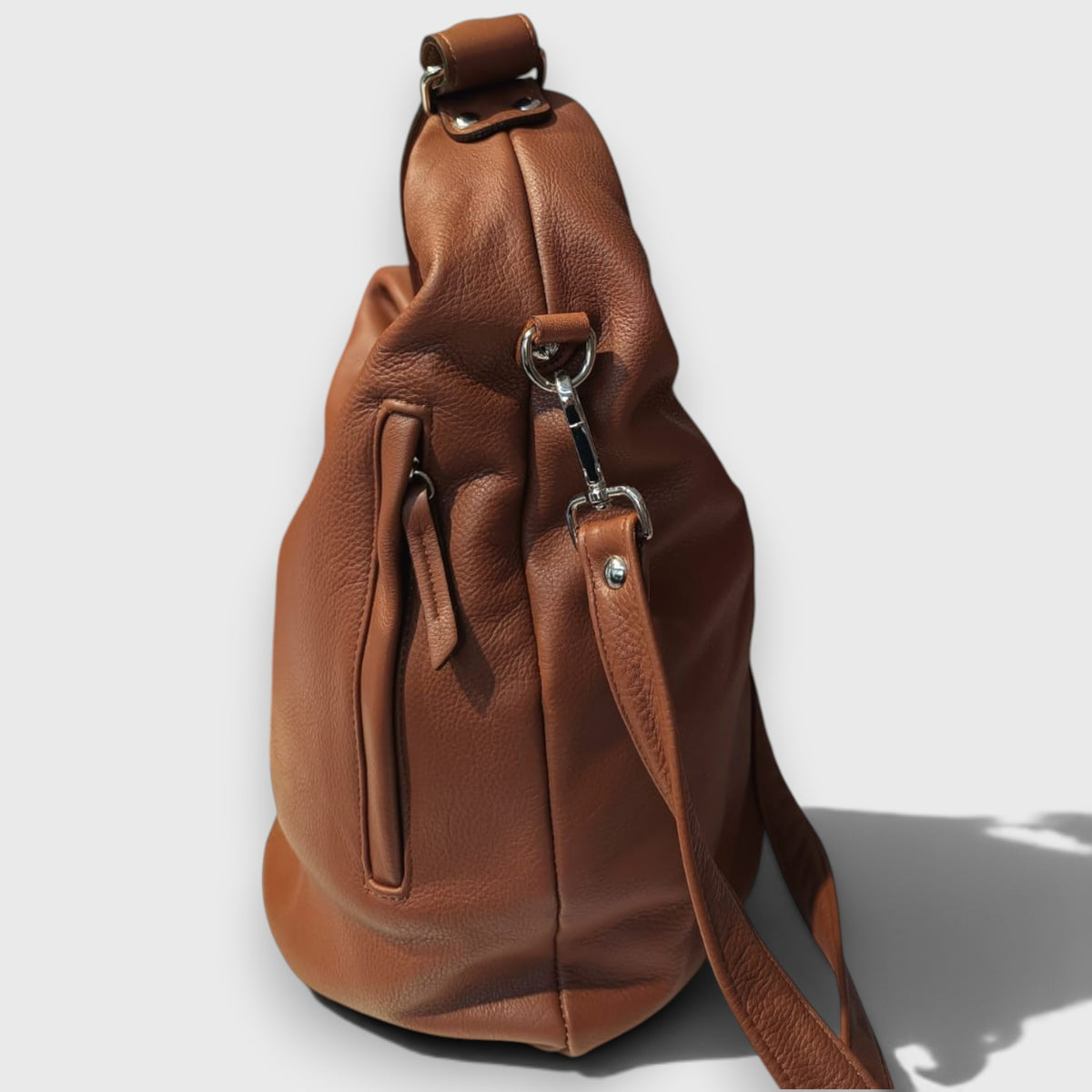 Pelletteria Pelle Nuda Milano, Vera pelle italiana, Negozio borse donna, Sacca Croce marrone