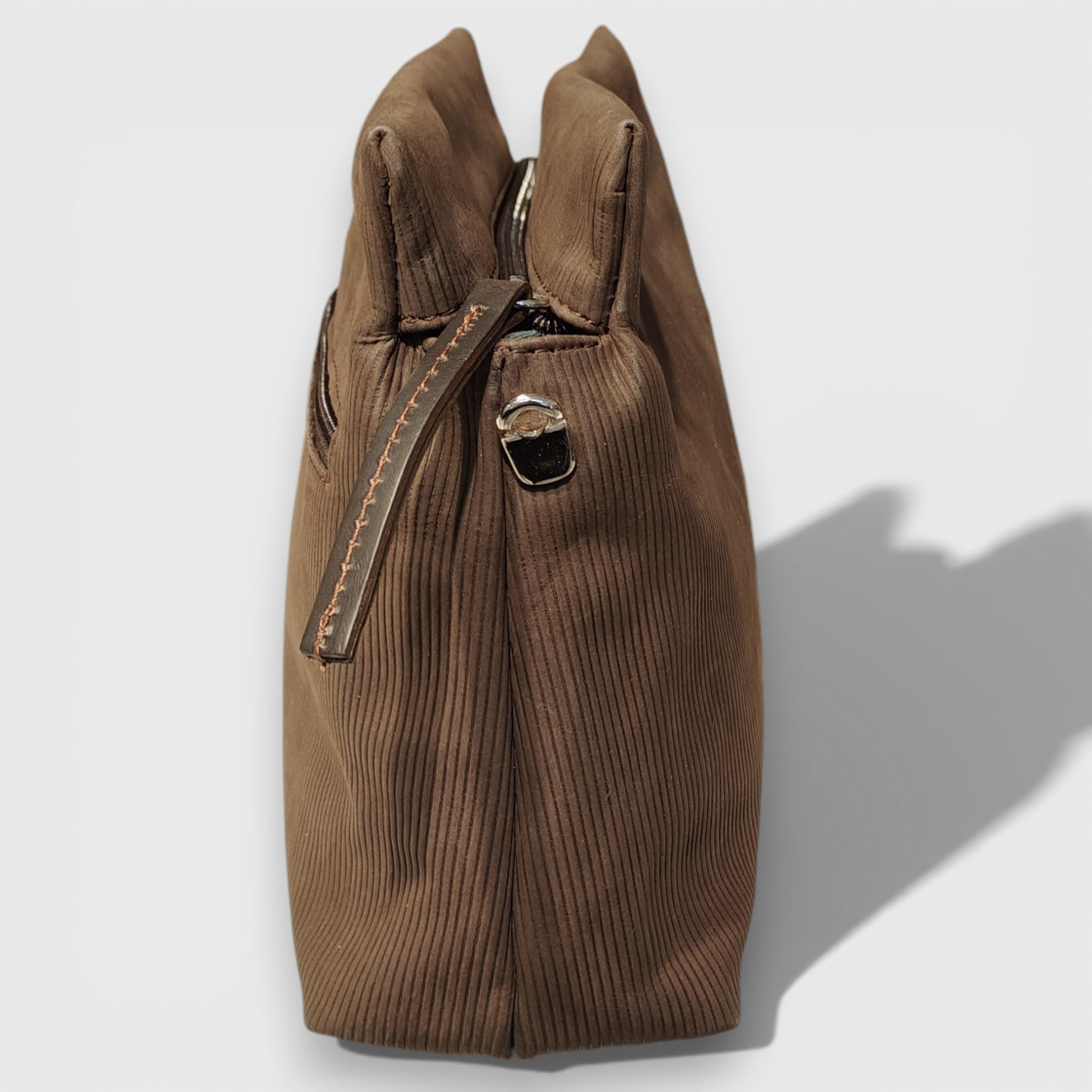 Pelletteria Pelle Nuda Milano, Artigianato italiano, Vera pelle, Negozio borse donna, Sbuffo marrone nabuk