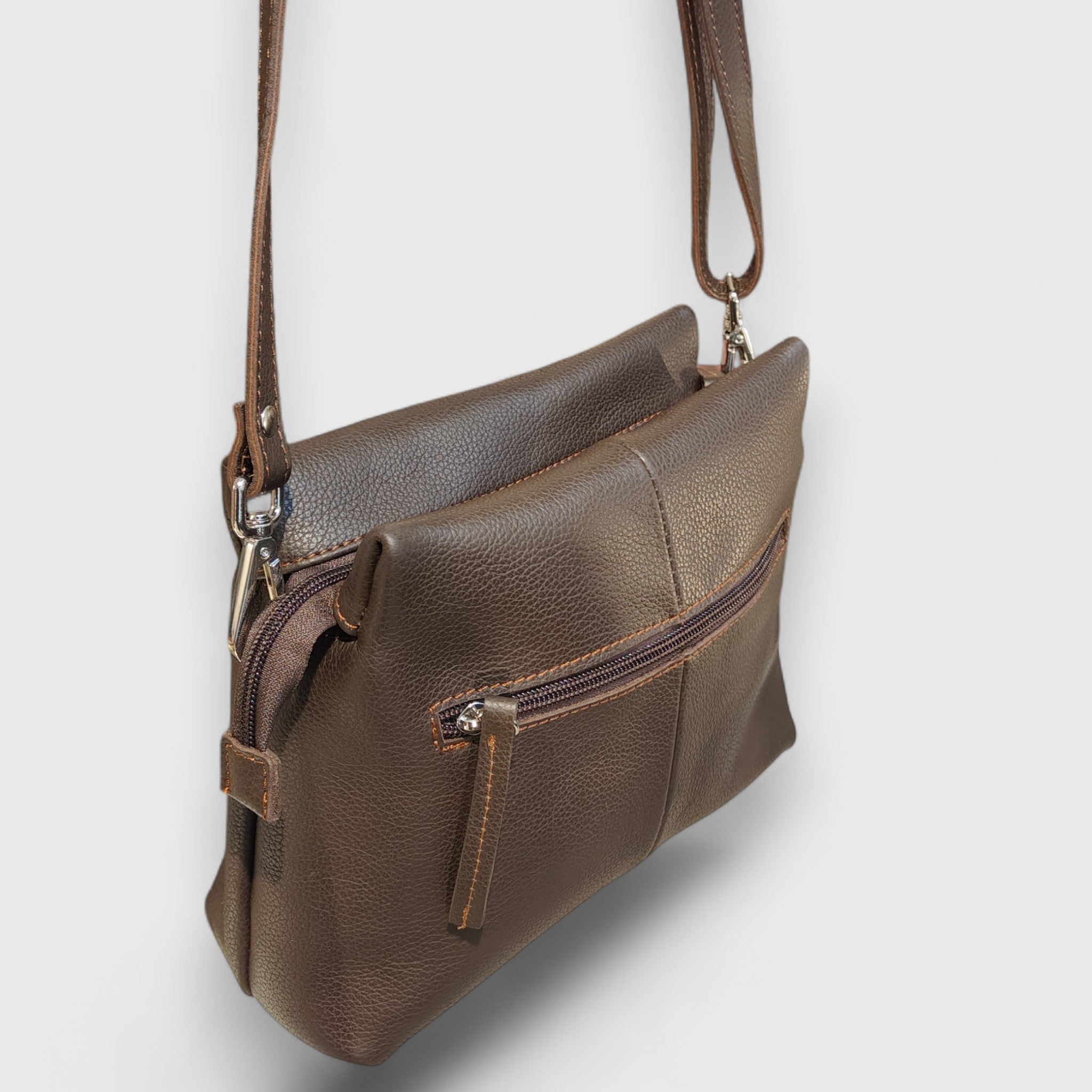 Pelletteria Pelle Nuda Milano, Artigianato Italiano, Vera pelle, Negozio borse donna, Sbuffo marrone