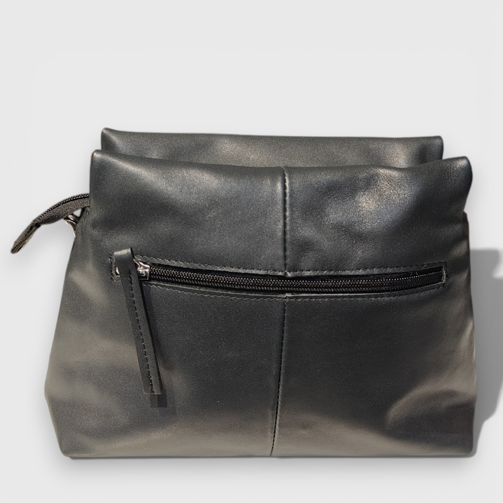 Pelletteria Pelle Nuda Milano, Artigianato Italiano, Vera pelle, Negozio borse donna, Sbuffo nero