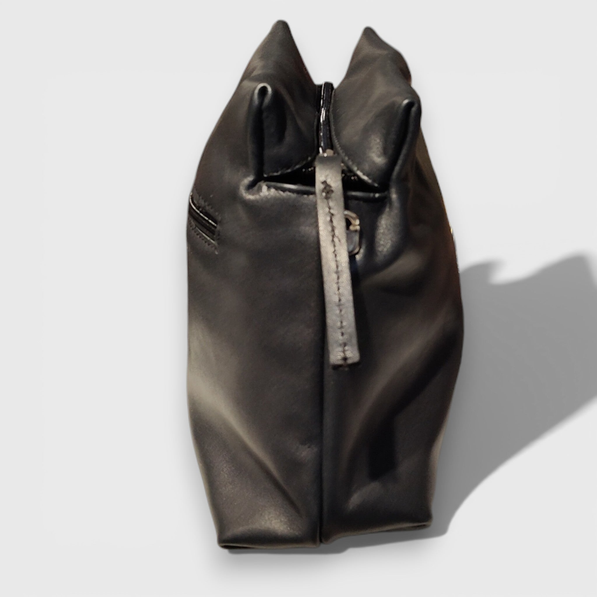 Pelletteria Pelle Nuda Milano, Artigianato Italiano, Vera pelle, Negozio borse donna, Sbuffo nero