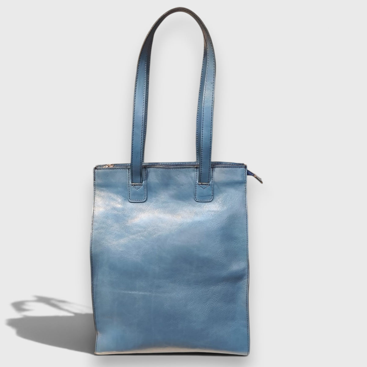 Pelletteria Pelle Nuda Milano, vera pelle italiana, Negozio borse donna, Simona blu
