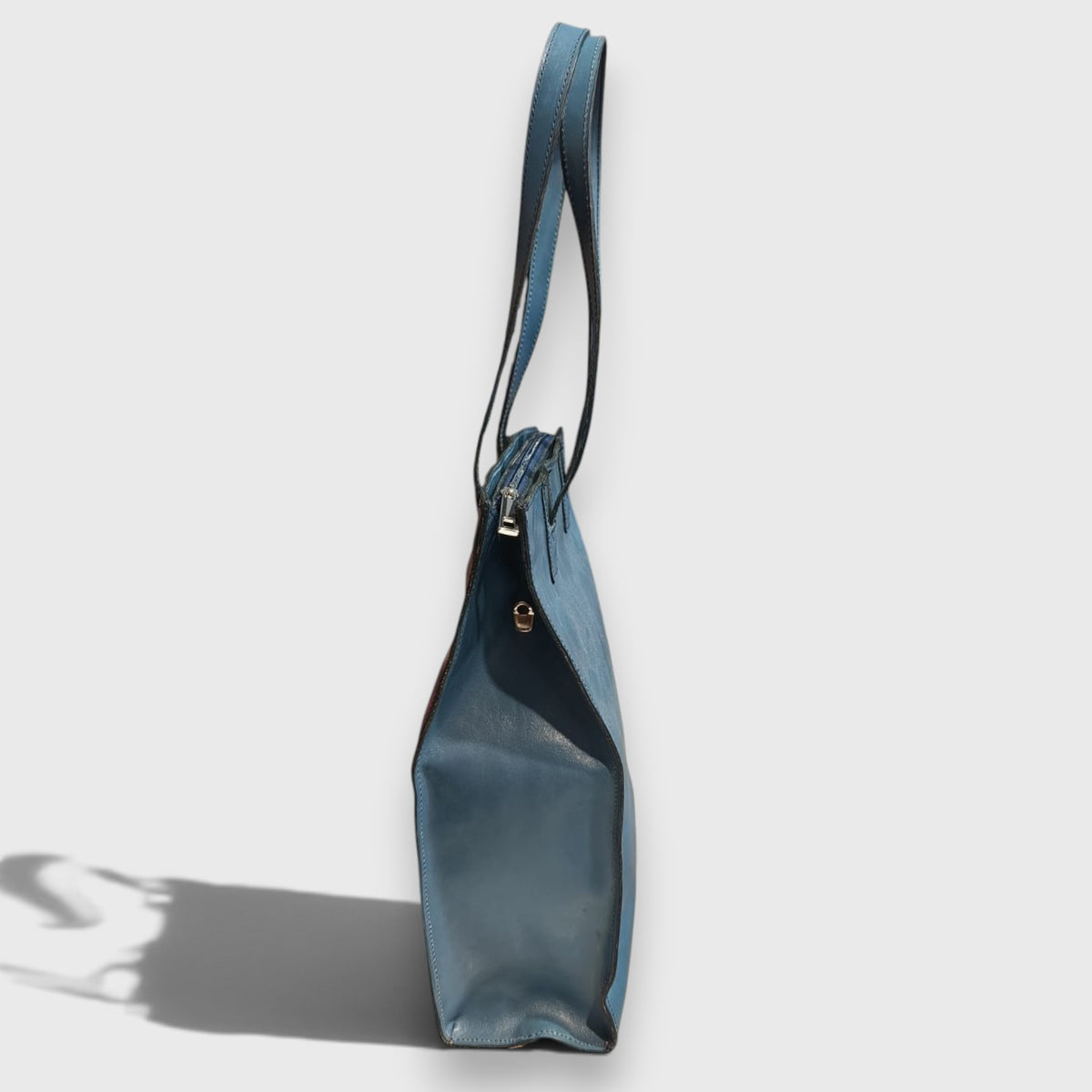 Pelletteria Pelle Nuda Milano, vera pelle italiana, Negozio borse donna, Simona blu
