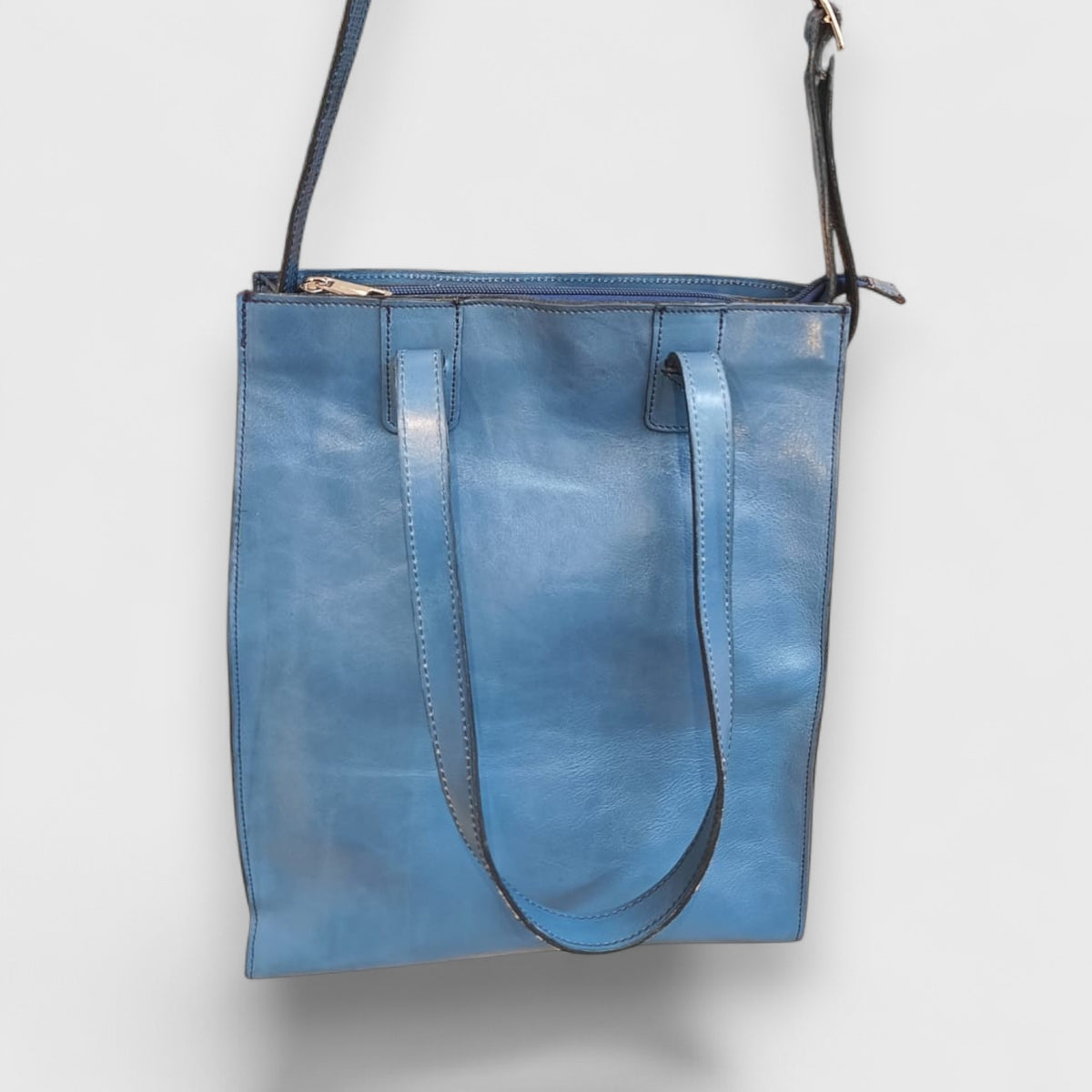 Pelletteria Pelle Nuda Milano, vera pelle italiana, Negozio borse donna, Simona blu
