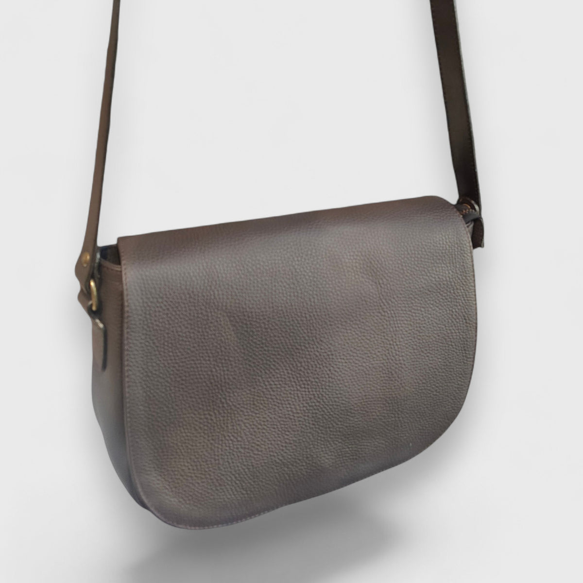 Pelletteria Pelle Nuda Milano, Vera pelle Italiana, Negozio borse donna, Tolfa grande marrone
