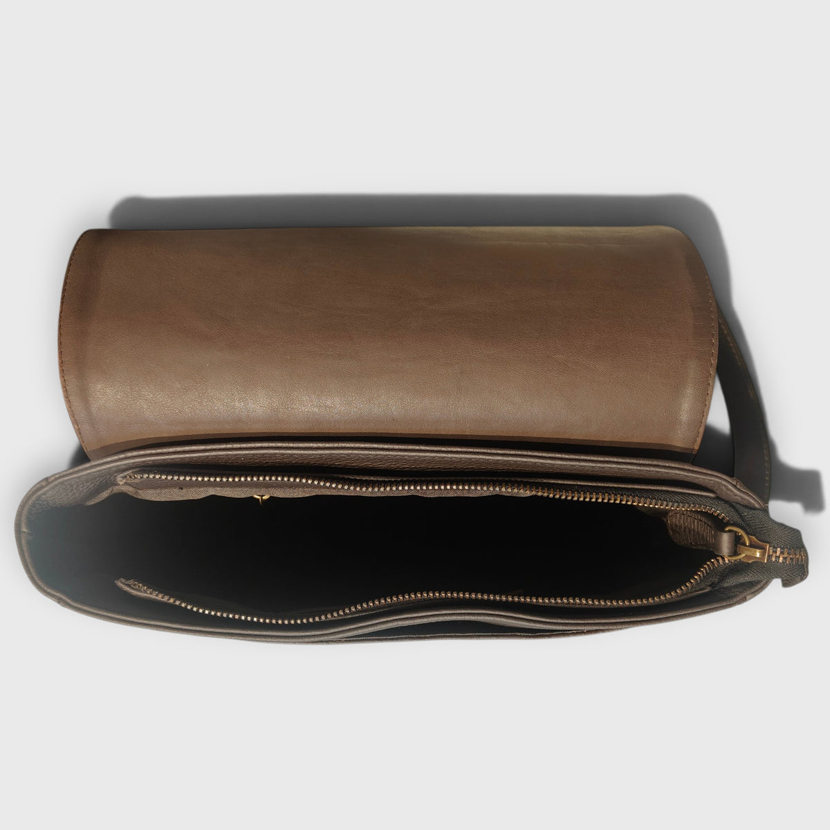 Pelletteria Pelle Nuda Milano, Vera pelle Italiana, Negozio borse donna, Tolfa grande marrone