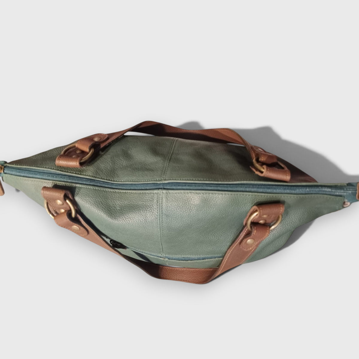 Pelletteria Pelle Nuda Milano, Vera pelle Italiana, Negozio borse donna, Torino verde