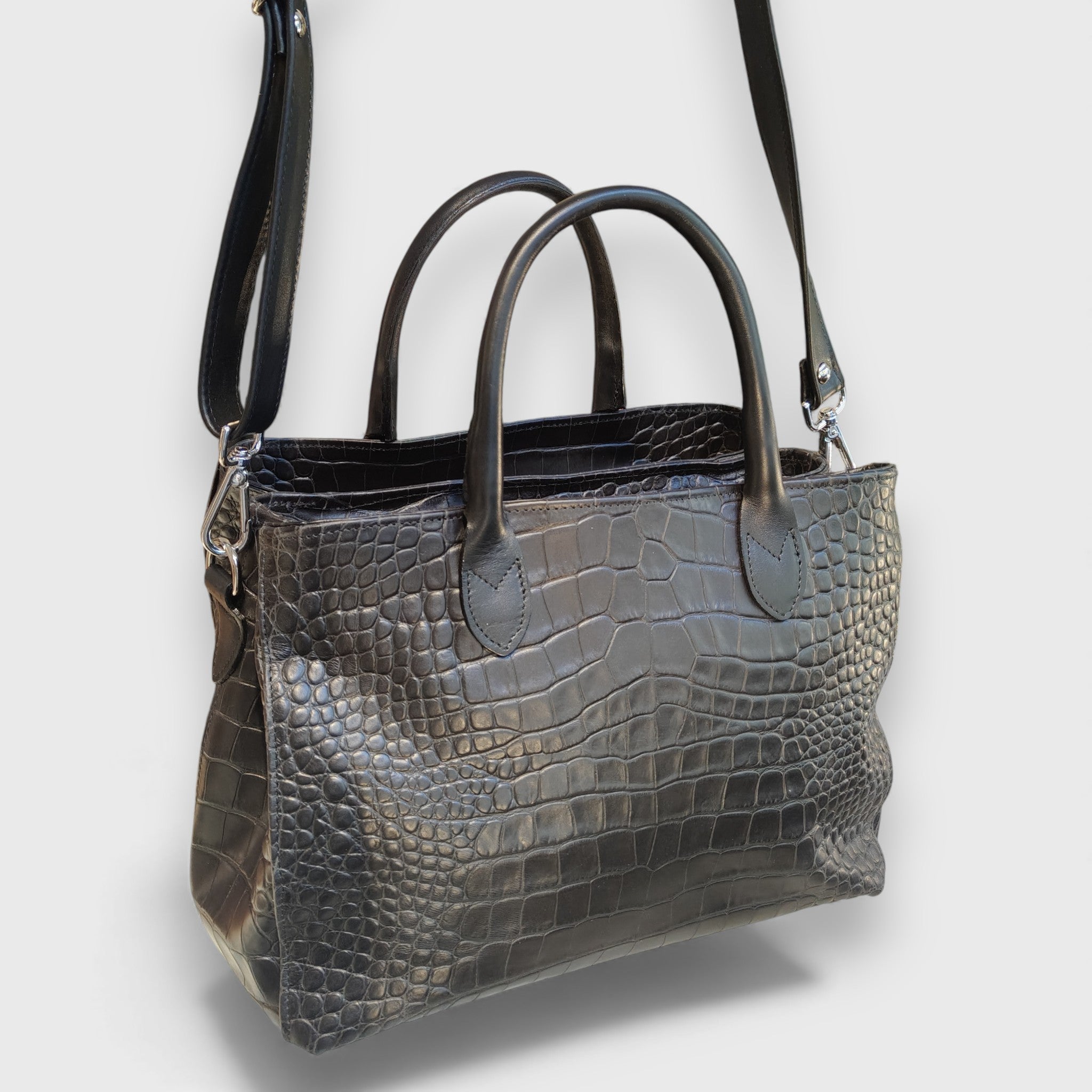 Pelletteria Pelle Nuda Milano, Artigianato Italiano, Vera pelle, Negozio borse donna, Tre zip nero cocco