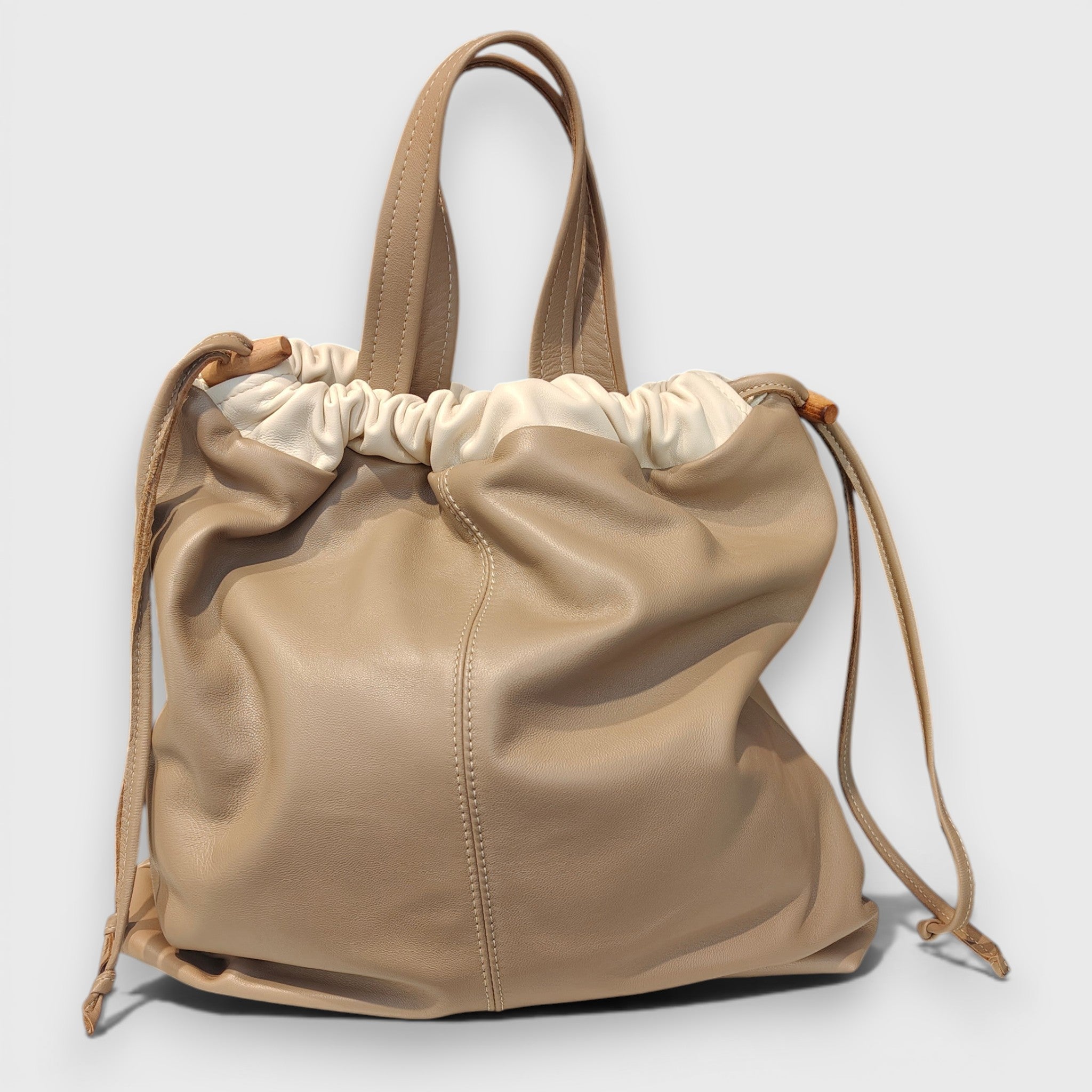 Pelletteria Pelle Nuda Milano, Vera pelle italiana, Negozio borse donna, Venere beige