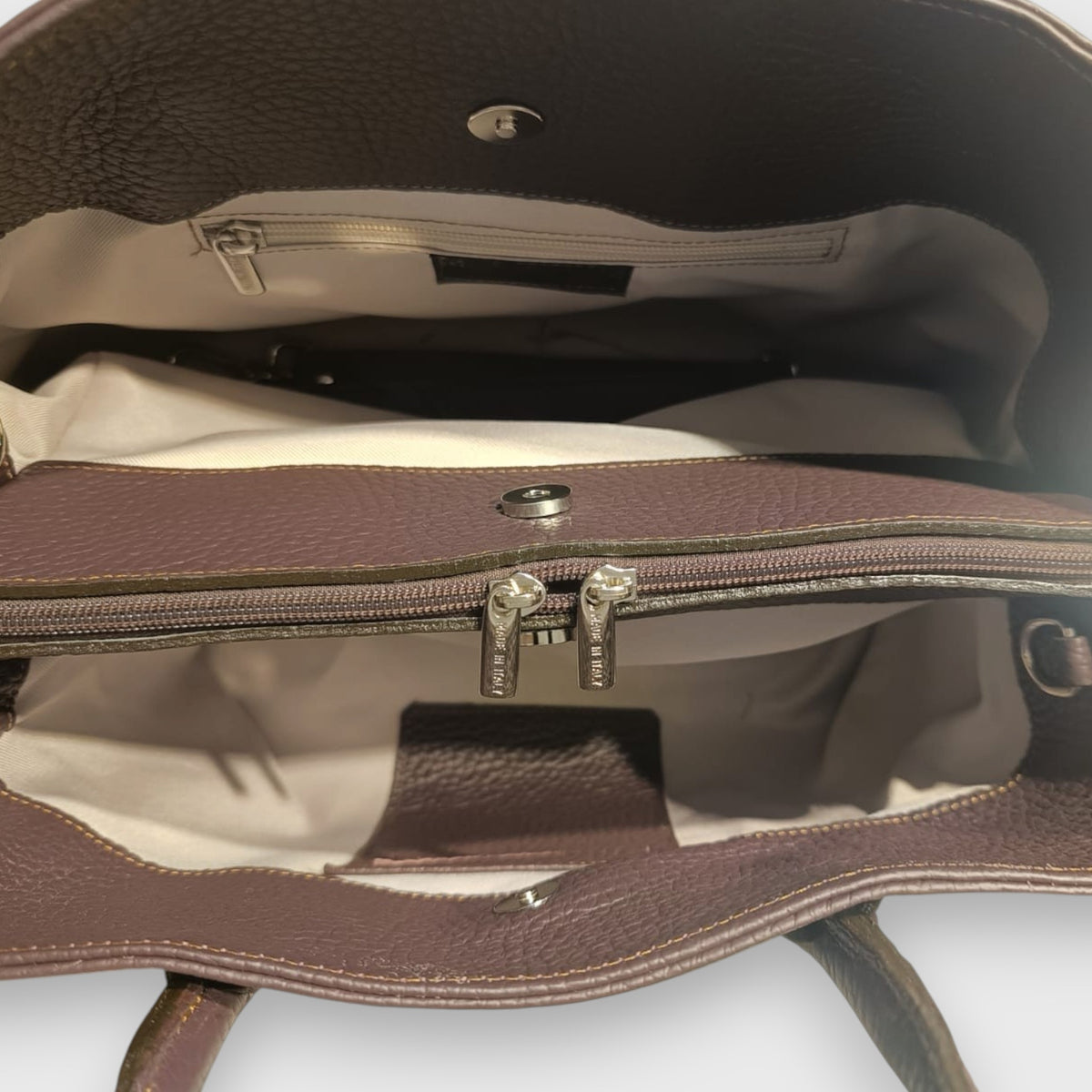 Pelletteria Pelle Nuda Milano, Vera pelle italiana, Negozio borse donna, Venezia marrone
