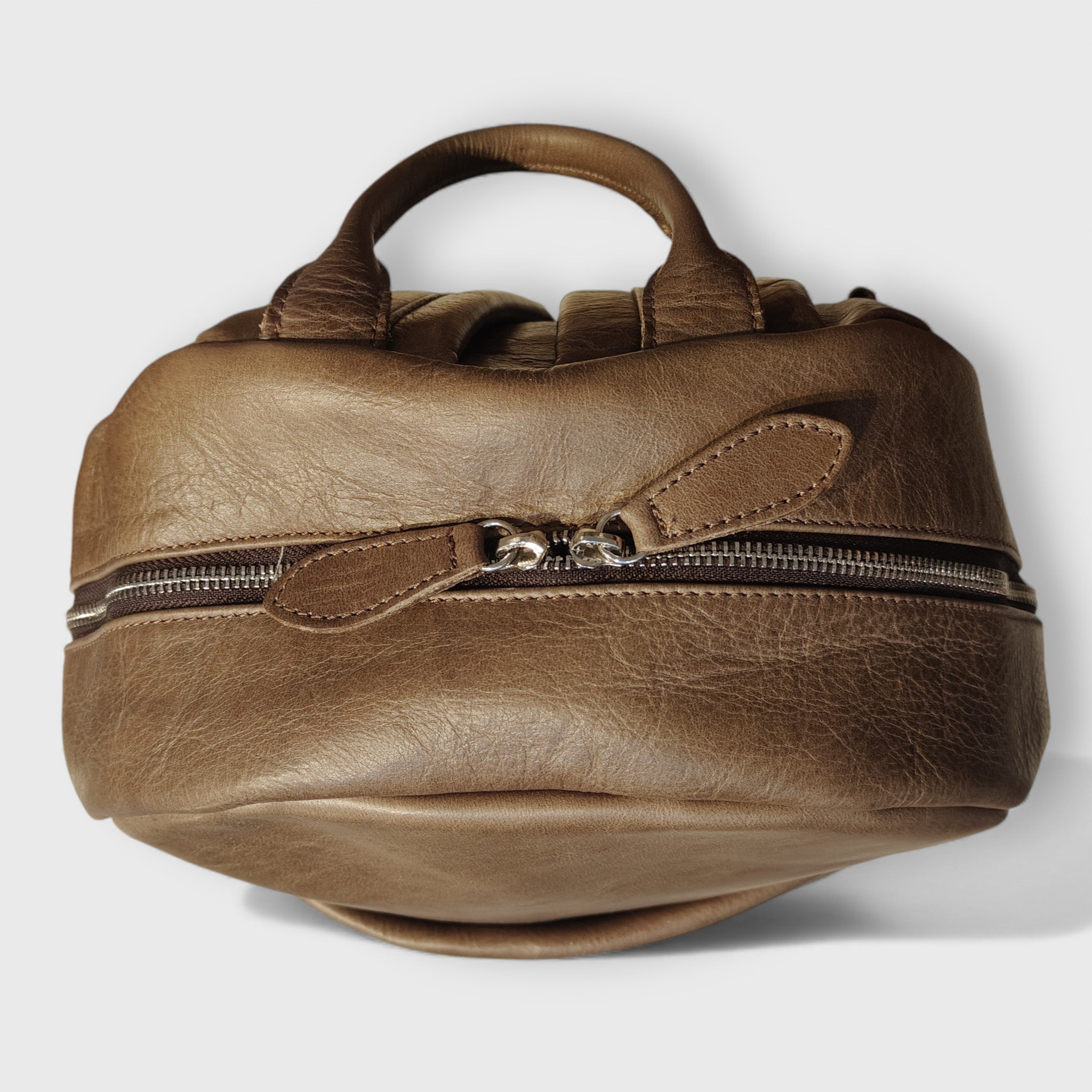 Pelletteria Pelle Nuda Milano, Artigianato Italiano, Vera pelle, Negozio borse donna uomo, Zaino Venty marrone