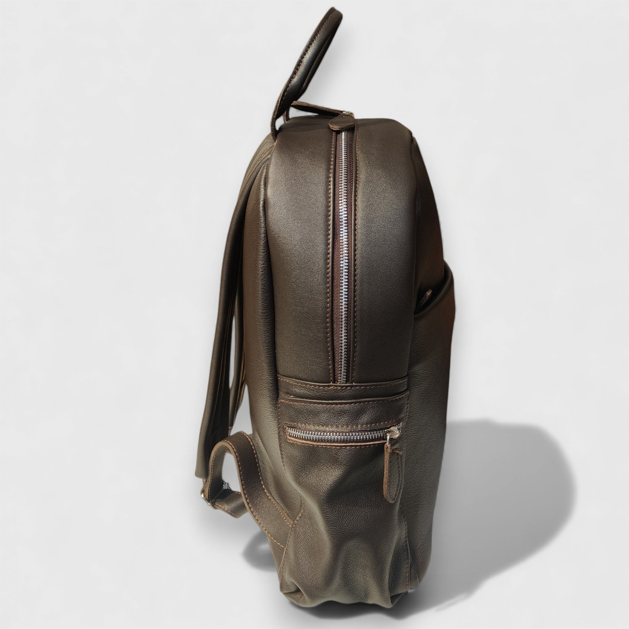 Pelletteria Pelle Nuda Milano, Artigianato Italiano, Vera pelle, Negozio borse donna, Zaino Venty marrone scuro