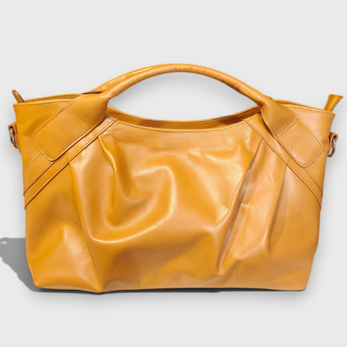 Pelletteria Pelle Nuda Milano, Vera pelle italiana, Negozio borse donna, Veronica miele