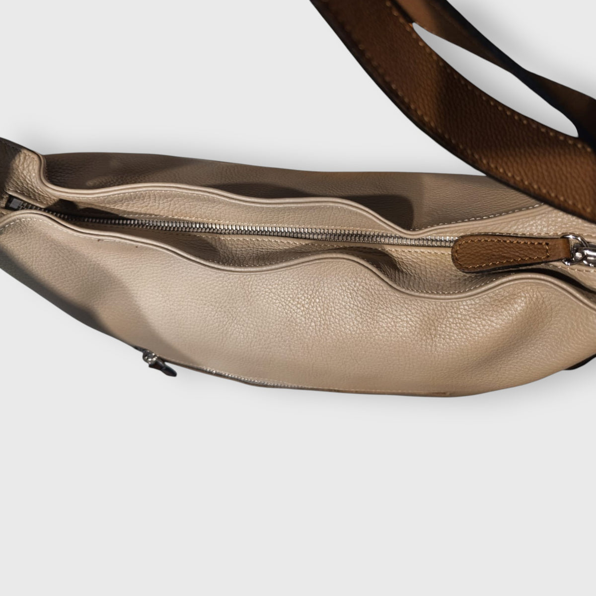 Pelletteria Pelle Nuda Milano, Vera pelle Italiana, Negozio borse donna, Zaino Roma beige