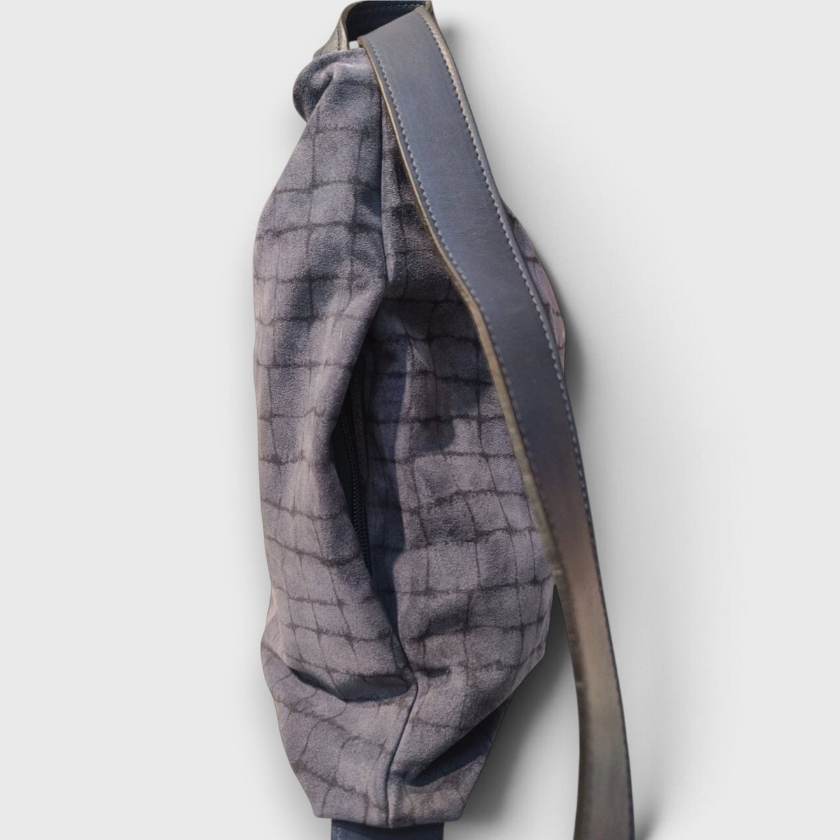 Pelletteria Pelle Nuda Milano, Vera pelle italiana, Negozio borse donna, Zaino Roma blu nabuk