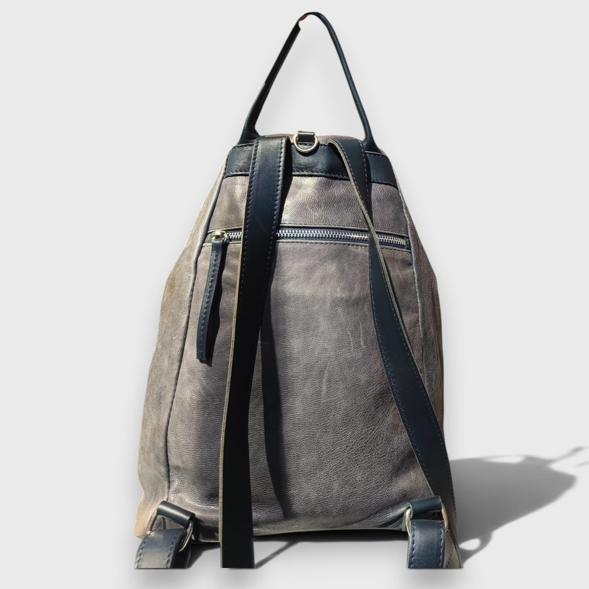 Pelletteria Pelle Nuda Milano, Vera pelle Italiana, Negozio borse donna, Zaino Rino grigio