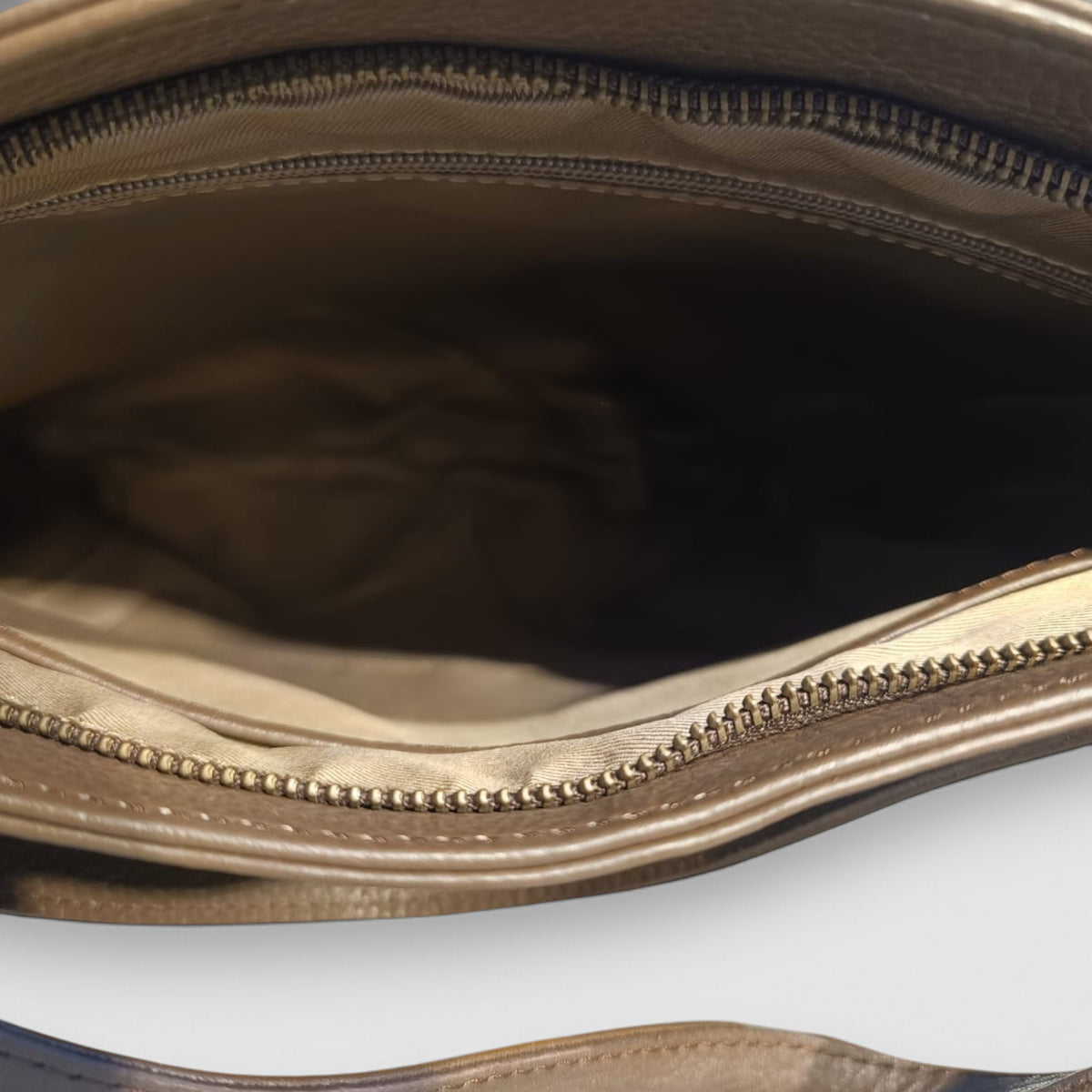 Pelletteria Pelle Nuda Milano, Vera pelle italiana, Negozio borse donna, Zaino roma marrone scuro