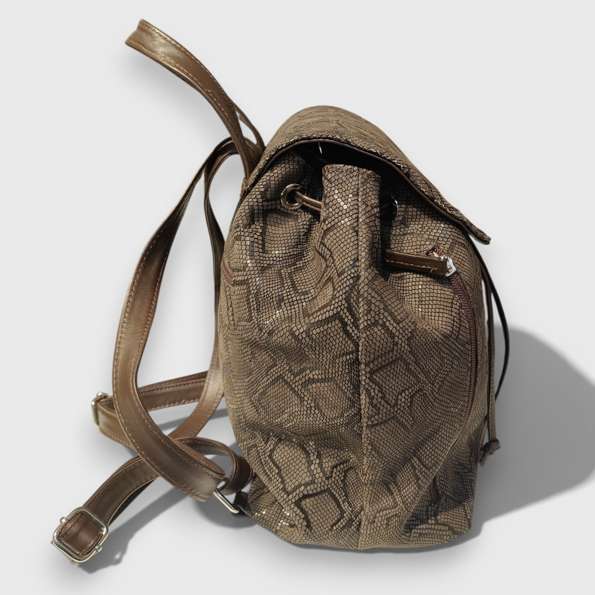 Pelletteria Pelle Nuda Milano, Artigianato Italiano, Vera pelle, Negozio borse donna, Zaino Tappo marrone