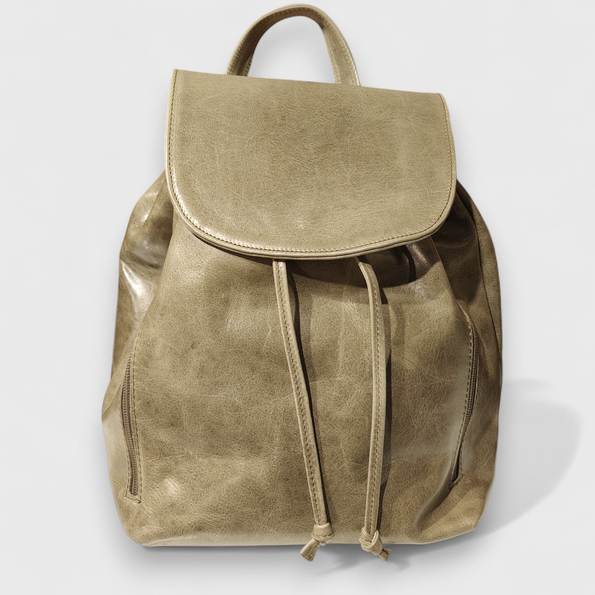 Pelletteria Pelle Nuda Milano, Artigianato Italiano, Vera pelle, Negozio borse donna uomo, Zaino tappo