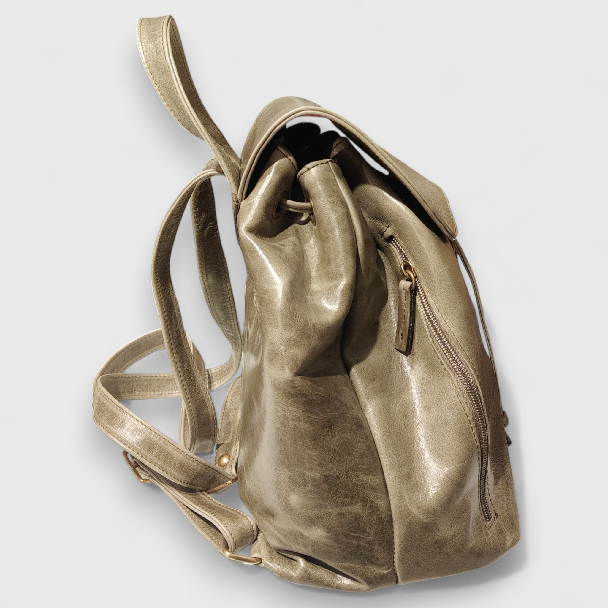 Pelletteria Pelle Nuda Milano, Artigianato Italiano, Vera pelle, Negozio borse donna uomo, Zaino tappo