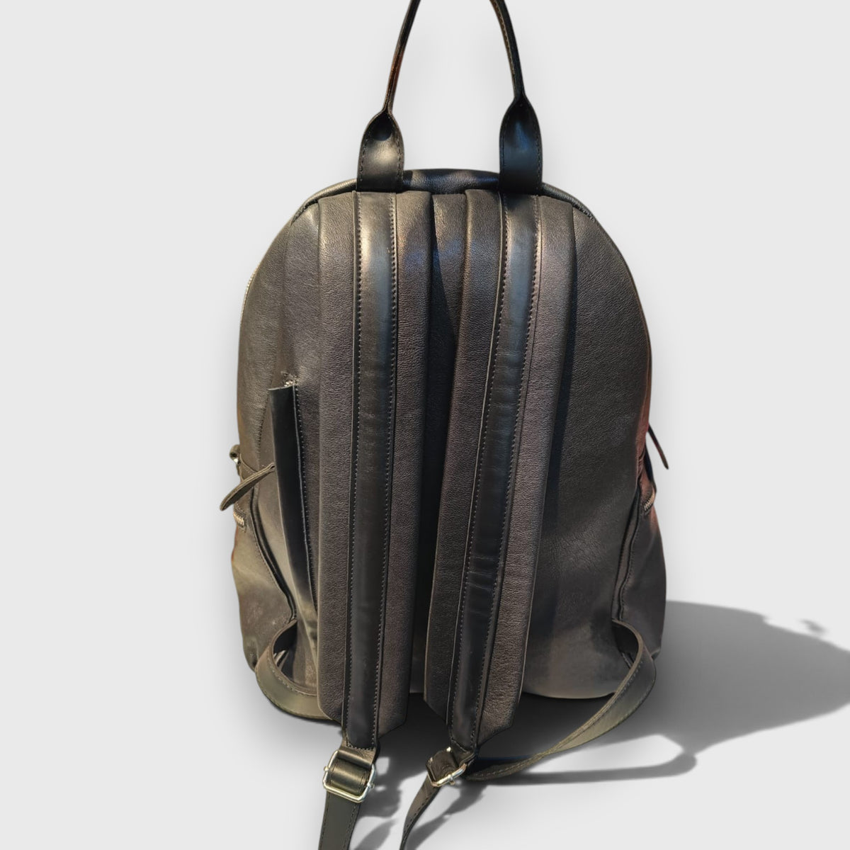 Pelletteria Pelle Nuda Milano, Vera pelle italiana, Negozio borse uomo, Zaino Venty nero