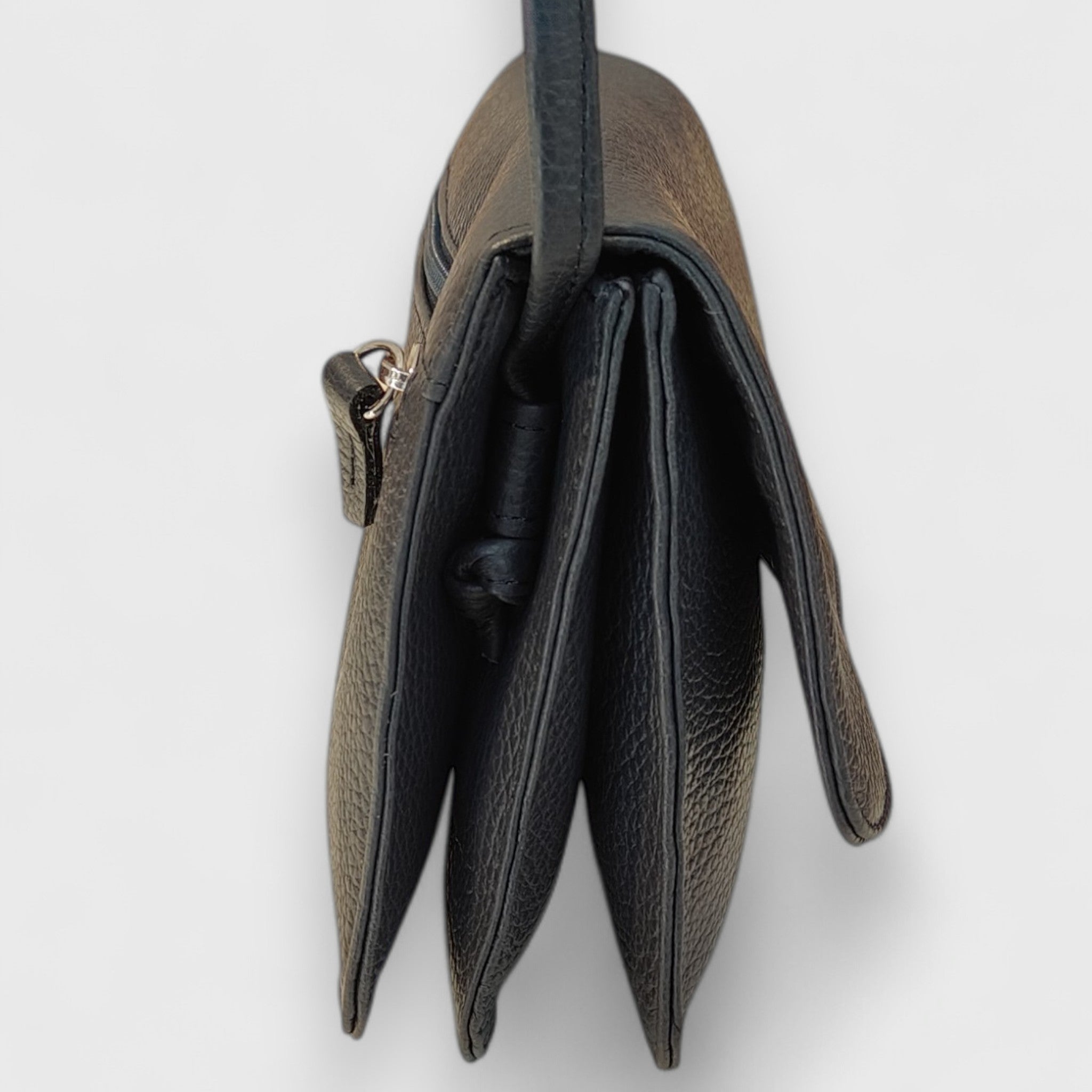 Pelletteria Pelle Nuda Milano, Artigianato Italiano, Vera Pelle, Negozio borse donna, Tre soffietti blu