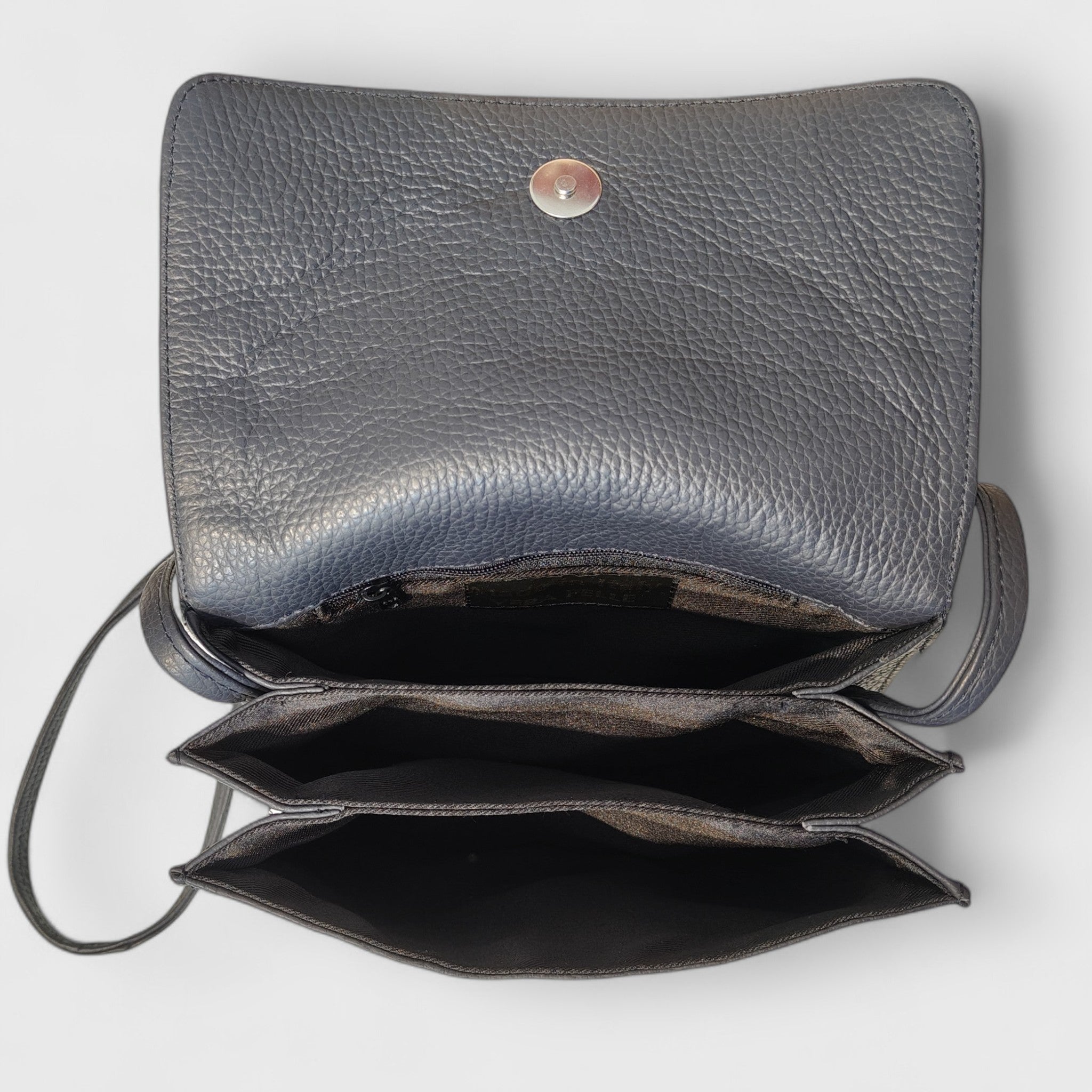 Pelletteria Pelle Nuda Milano, Artigianato Italiano, Vera Pelle, Negozio borse donna, Tre soffietti blu